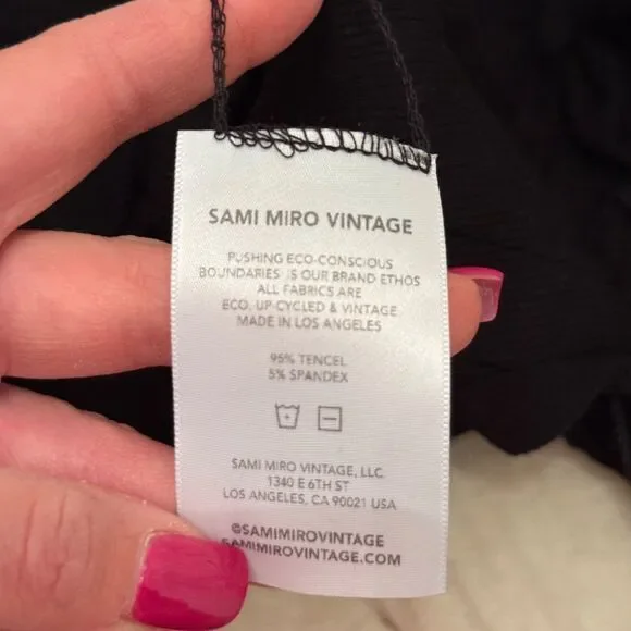 Sami Miro Vintage ASYMMETRIC LONG SLEEVE TEE IN BLACK RIB - Picture 6 of 7